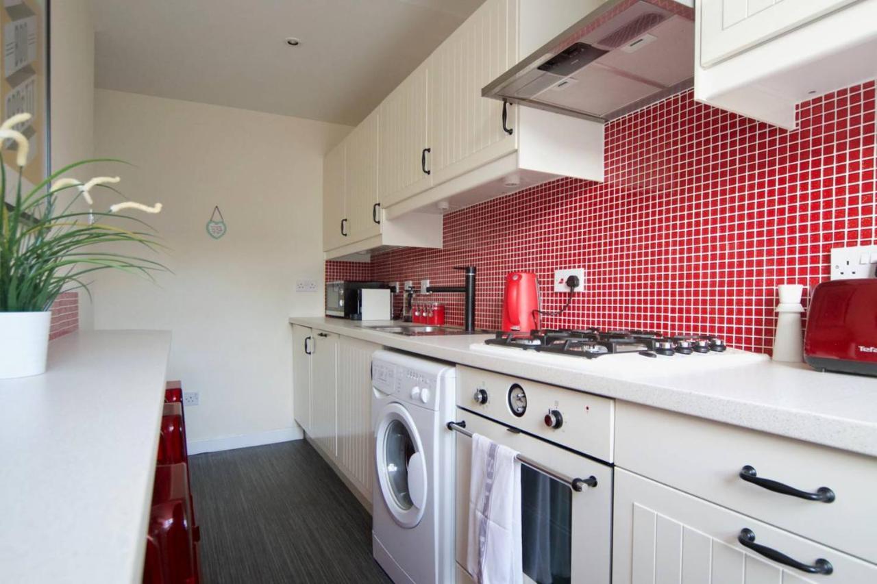 Altido Perfect Location - Stylish 2Bd Rose St Apartment Edinburgh Exterior photo